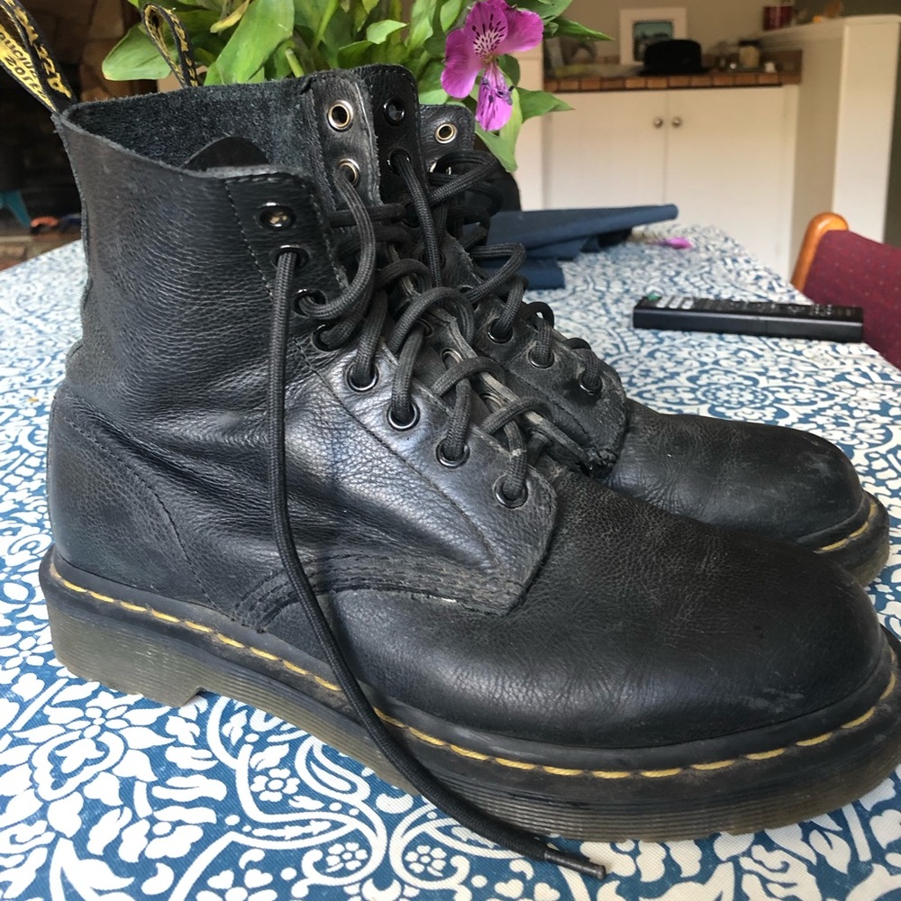 Black docs